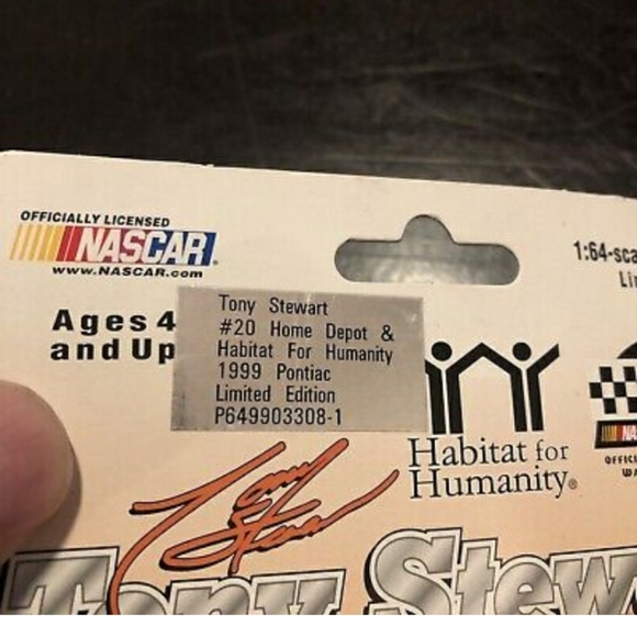 NASCAR Action Limited Ed. Tony Stewart #20 Home Depot Habitat for Humanity 1:64 - Picture 3 of 4